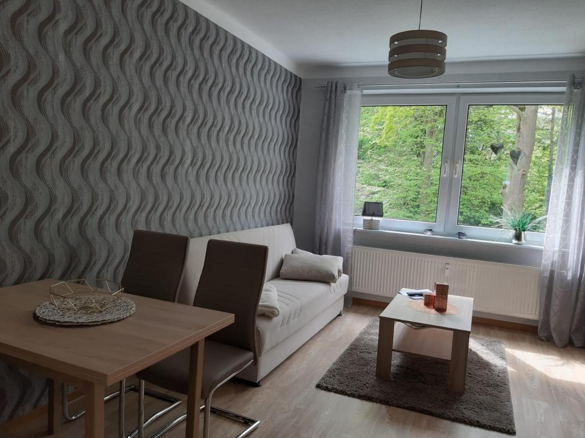 Ferienwohnung "Am Schlosspark" Neetzow ภายนอก รูปภาพ